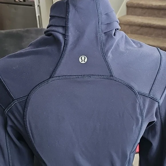 LULULEMON Womens sz6 dark blue two zippered fitted top.Fits Like A Define Jacket - Picture 5 of 10